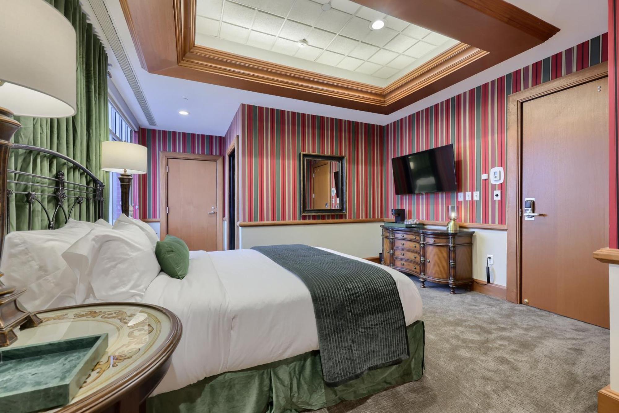 Hotel The Executive And Events